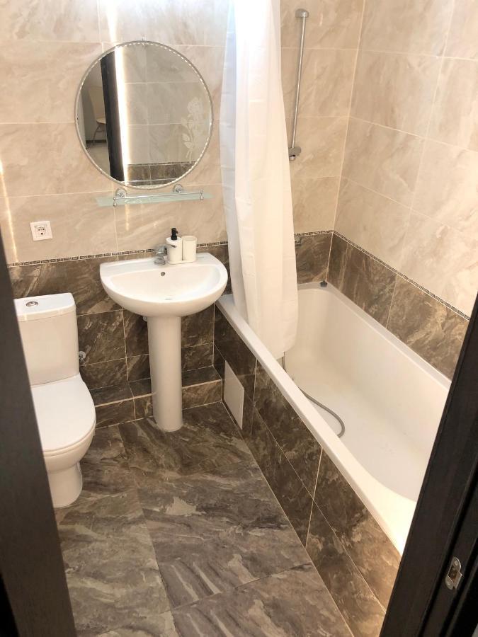 Жд Вокзал Пр Победы 67-В Метро Нивки Парк Шулявка Apartment Kyiv Exterior photo